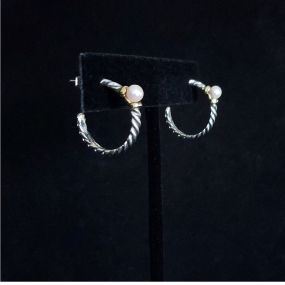 David Yurman Hampton earrings! 925 and 14K